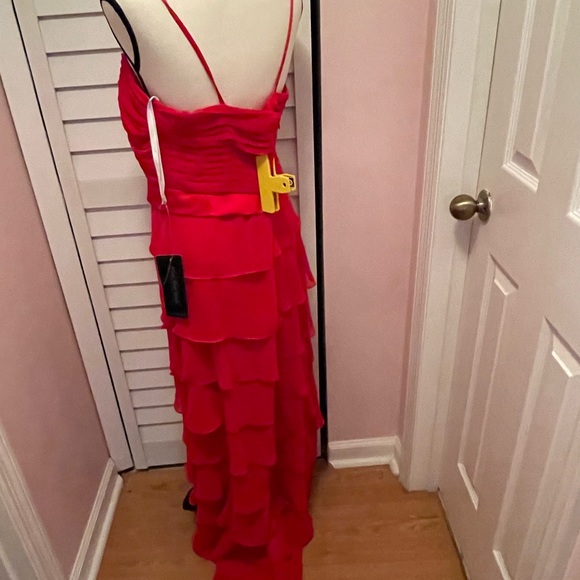 New with tag! New York ! New York Chiffon red evening gown. Size 14! - Picture 3 of 5